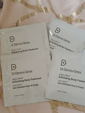 Dr Dennis Gross Alpha Beta Exfoliating Body Treatment - White Packets (Lot of 4)